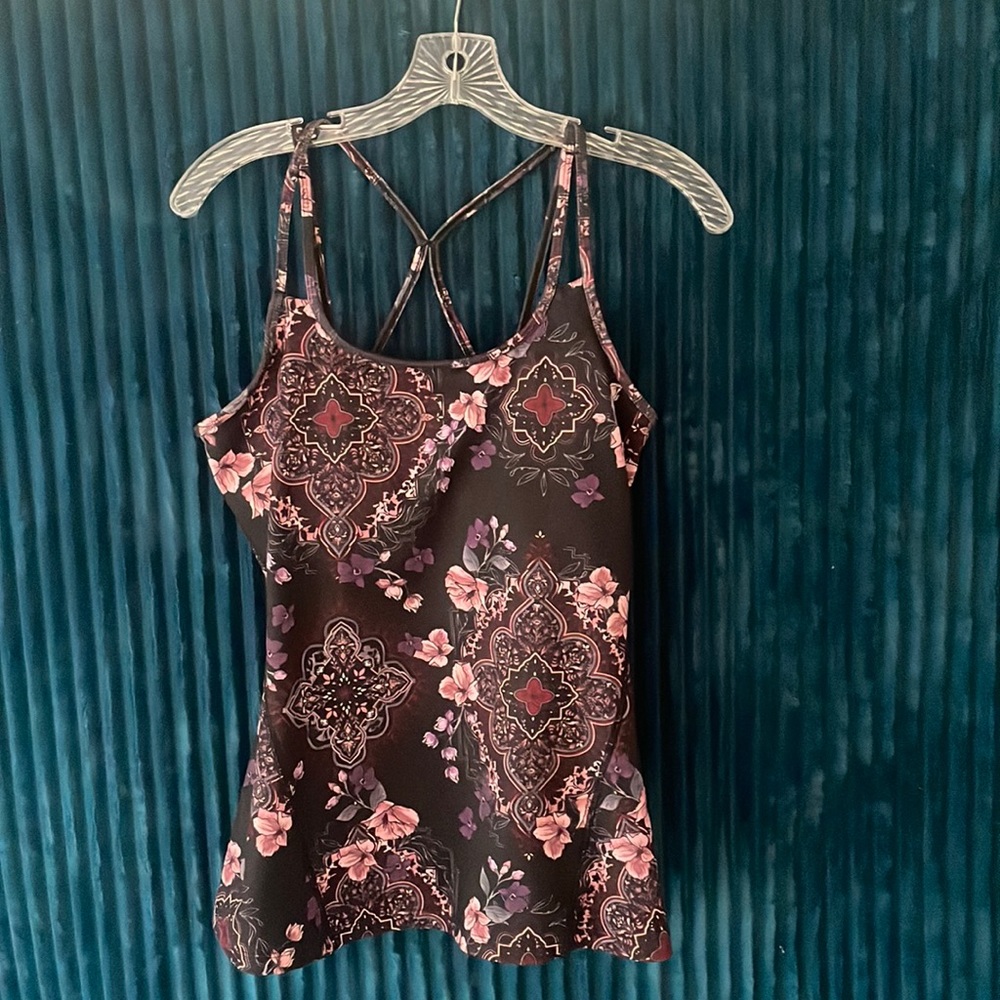 Gaiam-M-Tank